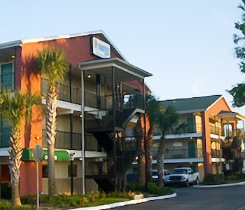 La via dell'hotel