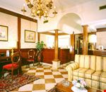L'atrio dell'hotel L'atrio dell'hotel