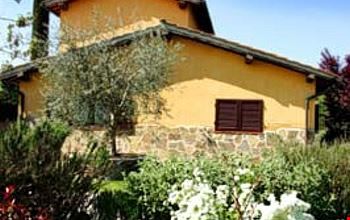Agriturismo - L'esterno Agriturismo - L'esterno