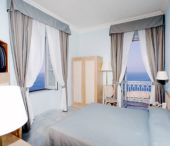 Camera doppia con vista mare
