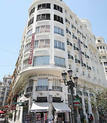 Hostal - L'esterno