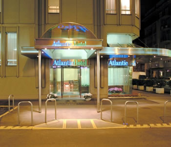 L'esterno di notte