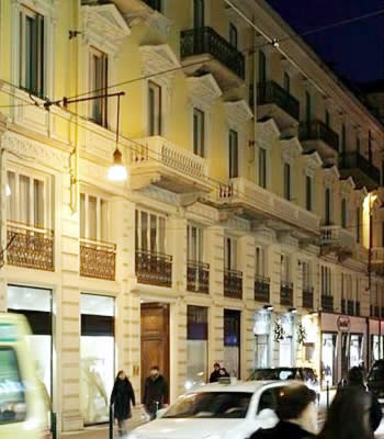 L'esterno di notte