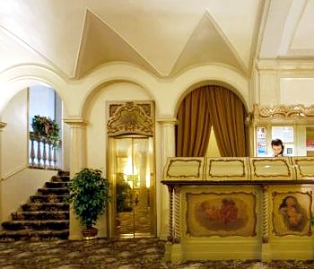 L'atrio dell'hotel