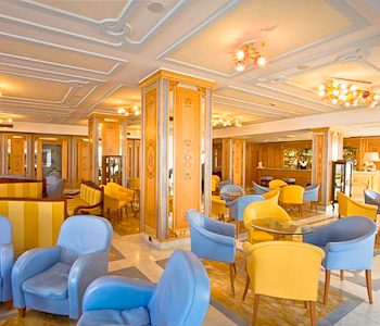 L'atrio dell'hotel
