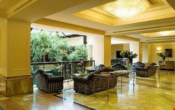 L'atrio dell'hotel L'atrio dell'hotel
