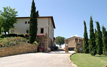 Agriturismo - L'esterno Agriturismo - L'esterno