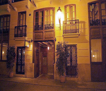 L'esterno di notte