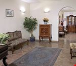 L'atrio dell'hotel L'atrio dell'hotel