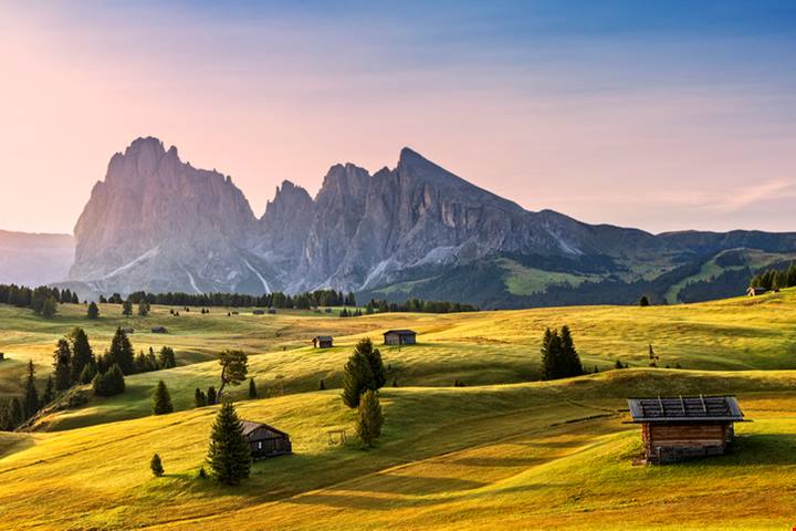 10 cammini autunnali in Italia tra ulivi, vigne e foliage