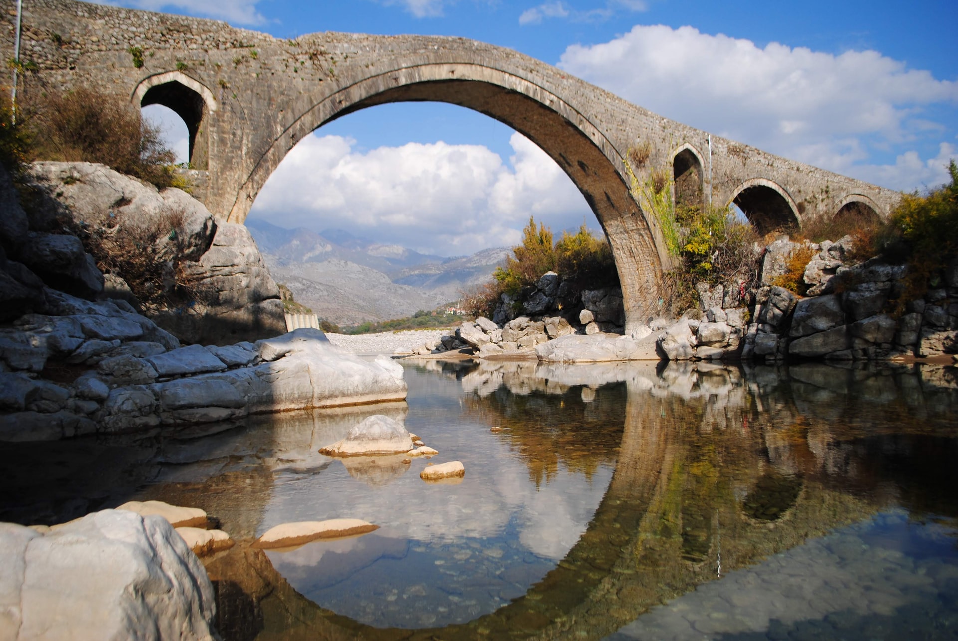 Snobbata per anni, oggi è la meta dell'anno: 7 giorni tra città di pietra e lagune blu incontaminate