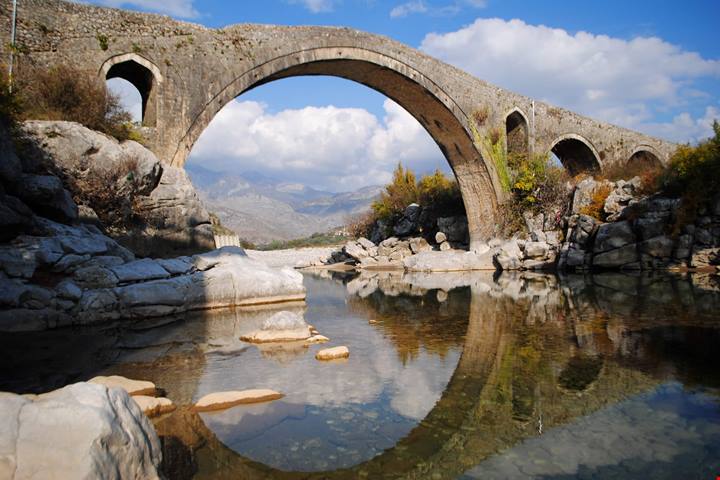 Snobbata per anni, oggi è la meta dell'anno: 7 giorni tra città di pietra e lagune blu incontaminate