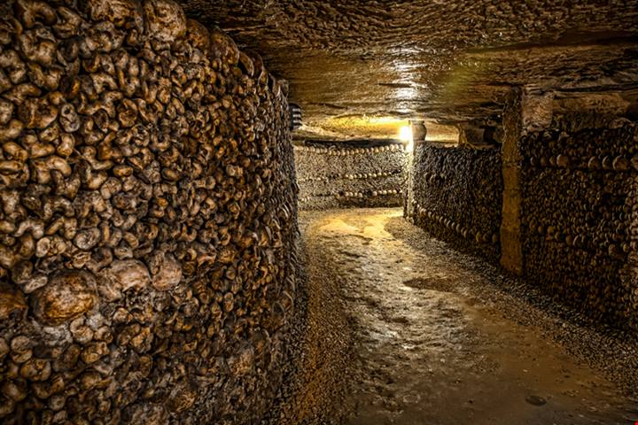Le Catacombe di Parigi: alla scoperta della città sotterranea