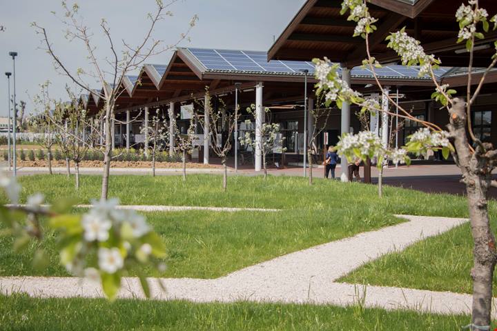 In famiglia a caccia di giardini urbani: torna FICO Estate - PaesiOnLine