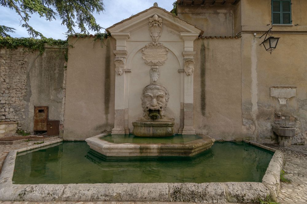 Fontana del Mascherone a Spoleto