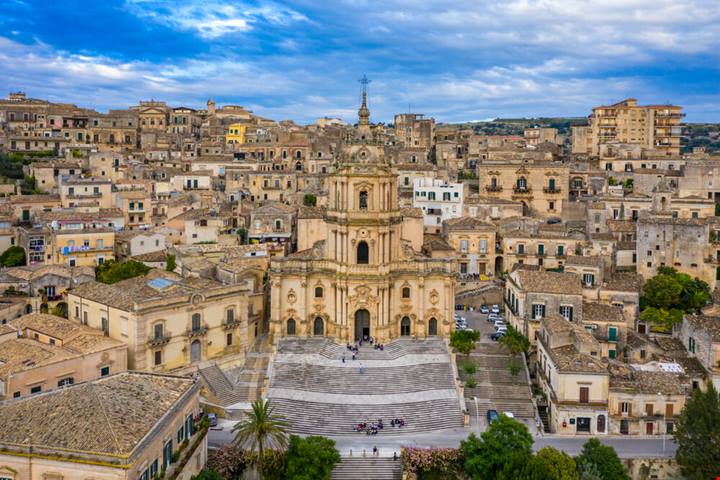 On the road nella Sicilia orientale: alla scoperta dei luoghi più belli dell'isola più grande d'Italia