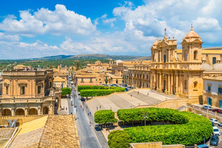 On the road nella Sicilia orientale: alla scoperta dei luoghi più belli dell'isola più grande d'Italia