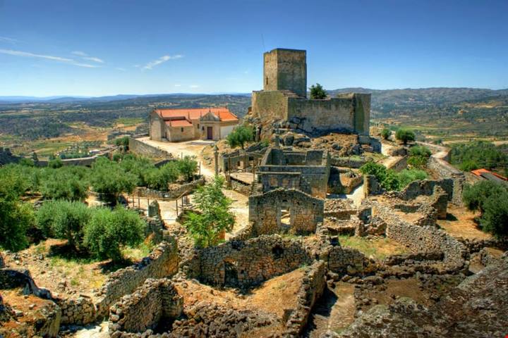 Dal borgo-anfiteatro alla città stellata che sembra Palmanova: quali sono i borghi da fiaba del Portogallo