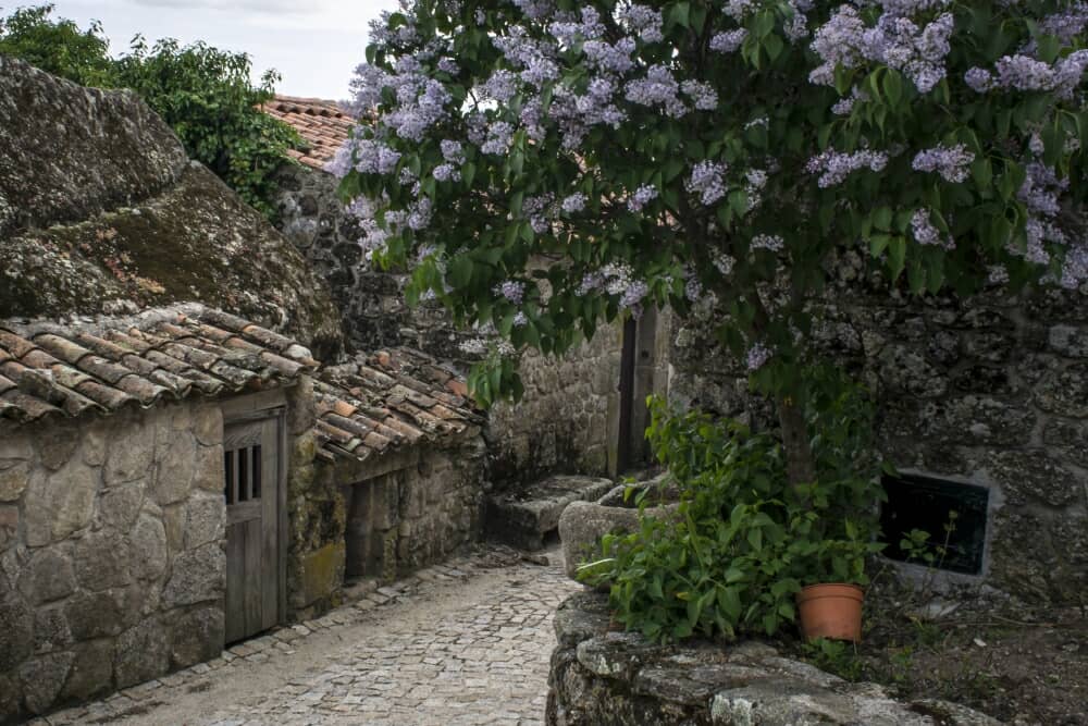 Dal borgo-anfiteatro alla città stellata che sembra Palmanova: quali sono i borghi da fiaba del Portogallo