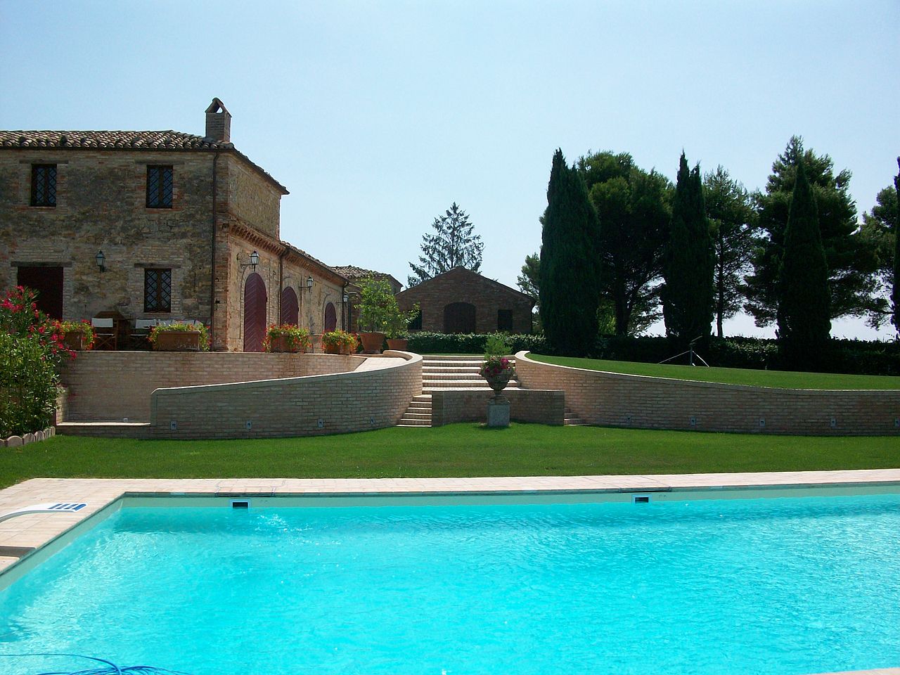 1280px-Il_Castellano_Ingresso