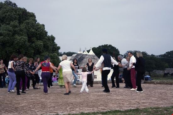 Danze popolari in masseria Putignano