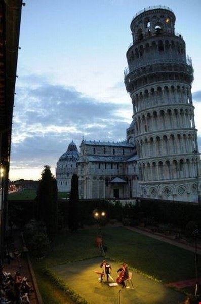 Musica Sotto la Torre Pisa