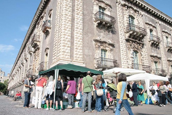 cortile_sud-est_dell_ex_monastero_dei_benedettini_oggi_sede_della_facolta_di_lettere_e_filosofia