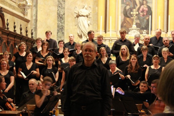 il_maestro_michael_goldbach_dirige_per_lultima_volta
