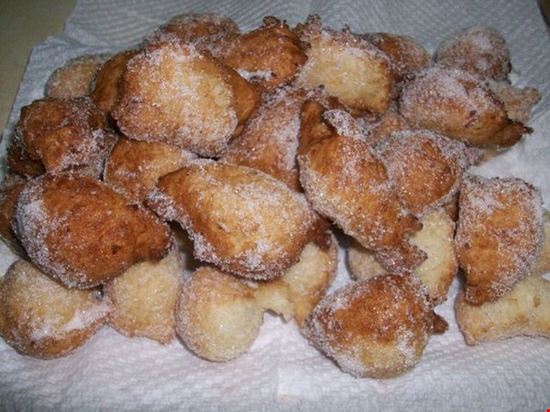 BORGO DELLE MERAVIGLIE - PETTOLE E FRITTELLE IN SAGRA Polignano a Mare