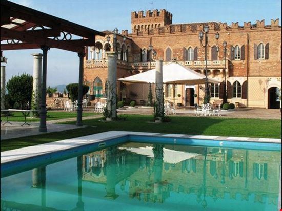 Tra Vino e Castelli Mornico Losana