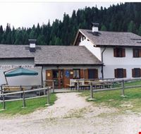 rifugio_malga_rinfreddo rifugio_malga_rinfreddo