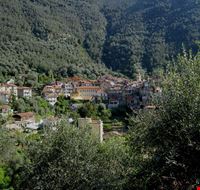 una_vista_del_bordo_di_airole una_vista_del_bordo_di_airole