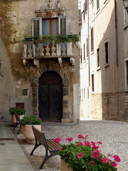 piazza_san_giovanni_ad_ala_sandra_nastri
