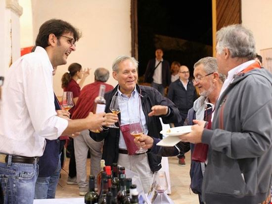 Rubino. Rotte del Vino Scicli