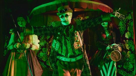 HAPPY STEAMDEAD, MR. KING _ Taranto Taranto