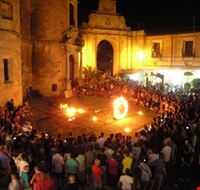 spettacolo_in_piazza_tribuna spettacolo_in_piazza_tribuna