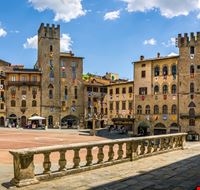 Arezzo_321228332.jpg Arezzo_321228332.jpg