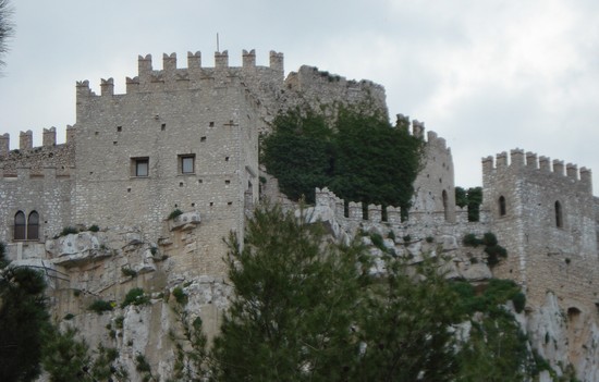 cinte_merlate_castello_di_caccamo