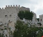 cinte_merlate_castello_di_caccamo cinte_merlate_castello_di_caccamo