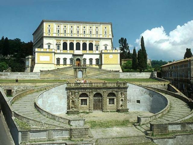 palazzo_farnese_caprarola_.jpg