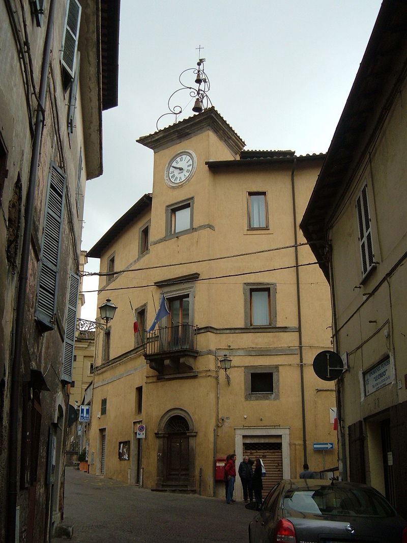 800px-Carbognano_-_Palazzo_comunale_3