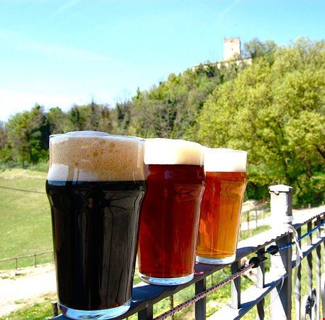 Tramonto con Birra al Castello di Stefanago Fortunago