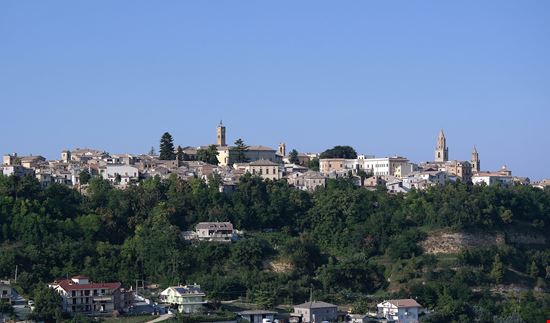 Pinta tra i Dipinti Atri