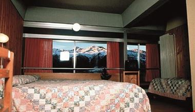 6 6