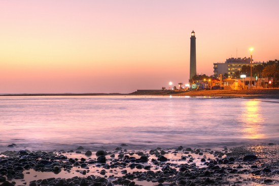 maspalomas der hafen von maspalomas im sonnenuntergang