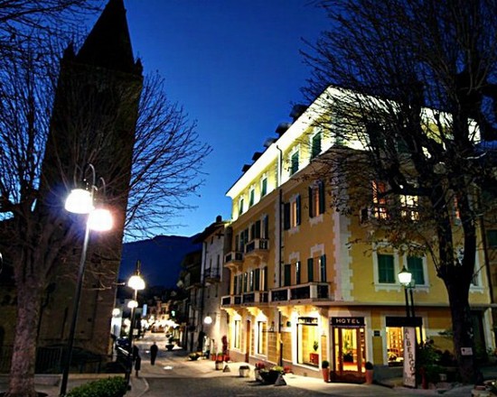 via inizio della via pedonale saint vincent
