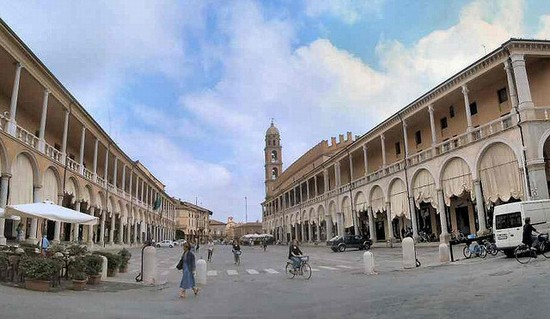 faenza piazza del popolo