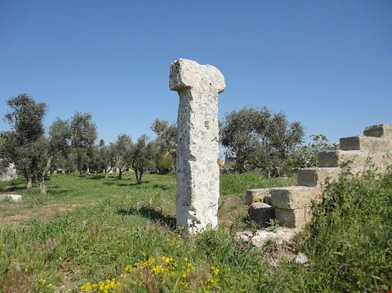Menhir Vardare - Lupiae - Lupiae - CC BY-SA 3.0