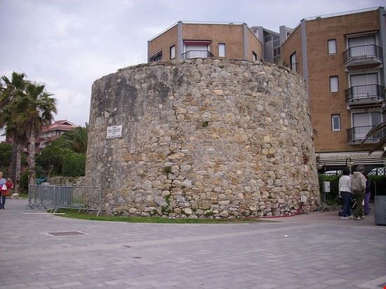  San Bartolomeo al Mare Yoggisot - CC BY-SA 3.0 Yoggisot