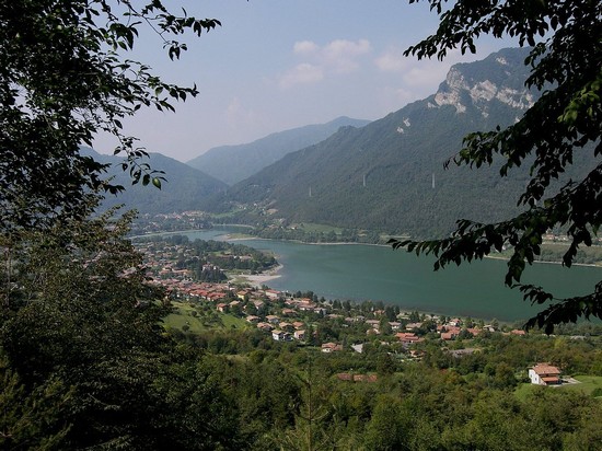 idro - natura e vista sul lago